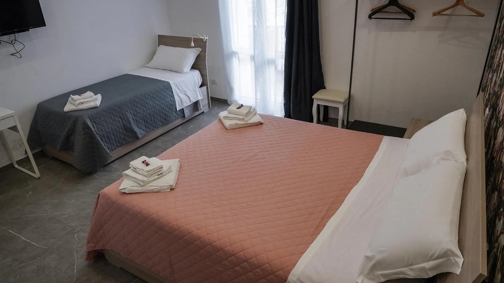 فندق مبيت وإفطار راغوزا La Peonia B&B